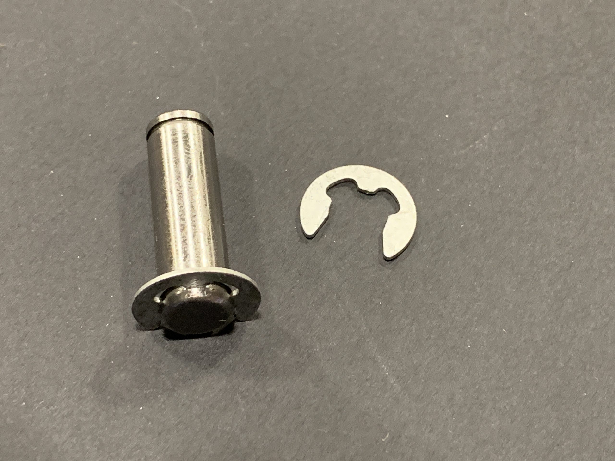 Pivot Pin Assembly for Hemi Predator